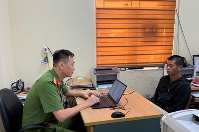 Người đàn ông dùng dao đe dọa, hành hung nam thanh niên trước cổng bệnh viện