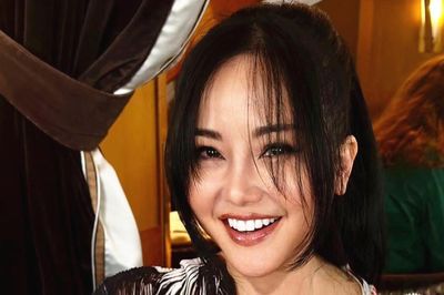 Diva Hồng Nhung trẻ không ngờ ở tuổi 56, con trai Vân Dung tình cảm bên bạn diễn