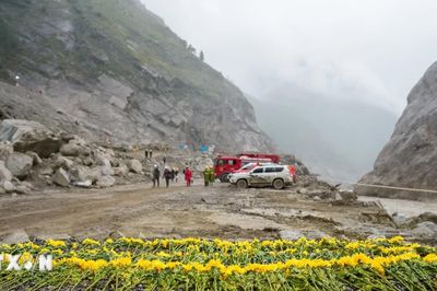 Biến đổi khí hậu làm suy yếu sườn núi Himalaya