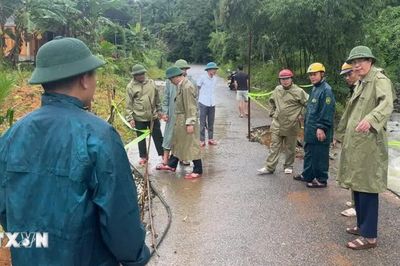 Thanh Hóa xuất hiện vết nứt lớn trên đồi, nhiều hộ dân miền núi phải di dời