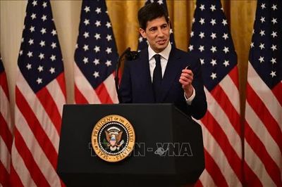 Fed nâng lãi suất lần đầu từ năm 2023, dự báo lãi suất còn tăng tiếp