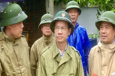 Hà Nội khẩn trương di dời người dân vùng ngập lũ sông Bùi