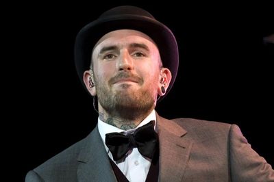 Quán quân The Voice mùa đầu tiên đột ngột qua đời ở tuổi 43