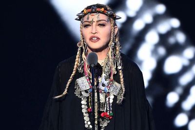 Madonna trở lại sân khấu VMAs sau 23 năm