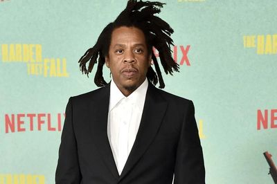 JAY-Z bất ngờ khi những điều từng viết trong âm nhạc trở thành hiện thực