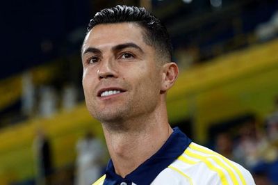 Cristiano Ronaldo tham gia đàm phán mua Al-Nassr