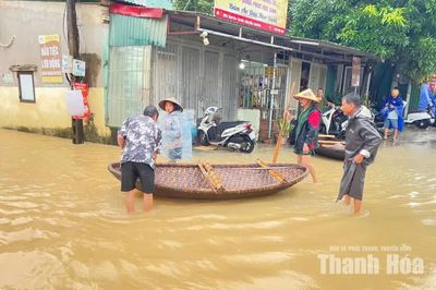 Hơn 1.500 hộ dân ở Nông Cống ngập trong nước, xã đang triển khai ứng phó