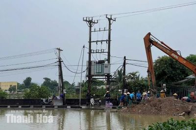 Mưa lớn gây ngập hàng trăm hộ dân và nhiều tuyến đường tại xã Hoạt Giang