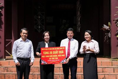 Khối thi đua Cơ quan công tác Đảng thành phố Đà Nẵng sinh hoạt chuyên đề tại địa chỉ đỏ