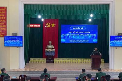 Lữ đoàn Tăng 273 tập huấn cập nhật kiến thức chuyển đổi số