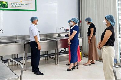 Không để tiếp tục chậm trễ việc tổ chức bữa ăn bán trú cho học sinh
