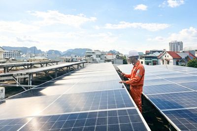 Đẩy mạnh lắp đặt điện mặt trời mái nhà tại công sở, trường học, bệnh viện