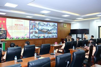 Gần 900 'tiểu giáo viên' tham gia chiến dịch đào tạo lái xe mô tô an toàn ở Hải Phòng
