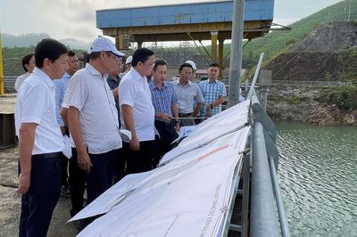 Khai thác đa mục tiêu, đánh thức tiềm năng lòng hồ ở Huế