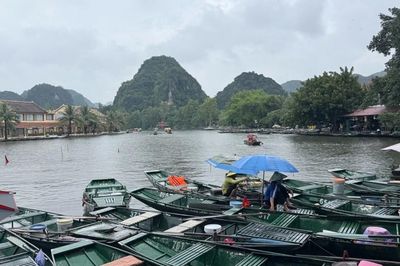 Ninh Bình tạm dừng nhiều hoạt động du lịch do mưa lũ