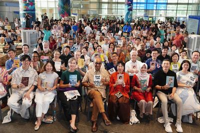 Singapore khuyến khích người dân đọc sách 15 phút mỗi ngày