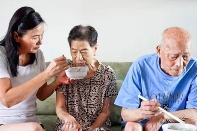 Cha mẹ càng già, con cái càng mệt: Sự thật phía sau những lần người trung niên nổi nóng với đấng sinh thành