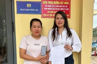 Người phụ nữ ở Quảng Trị trả lại gần 1 tỷ đồng do người khác chuyển nhầm vào tài khoản