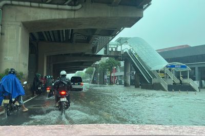 3 việc cần làm ngay sau khi lội nước ngập để tránh rước bệnh vào người