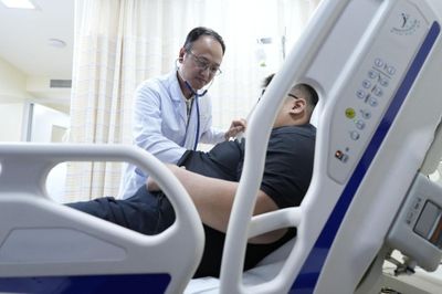Tăng huyết áp từ 14 tuổi nhưng không chữa, nam thanh niên suy thận khi mới 25