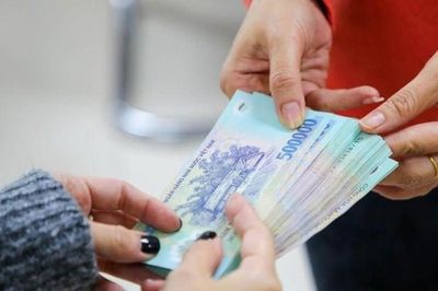 Bộ Nội vụ thông tin mới về đề xuất tăng lương tối thiểu vùng từ 1/1/2027