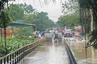 Xã Hưng Đạo: Tạm dừng di chuyển qua cầu Đại Thành, Tân Phú do nước sông dâng cao