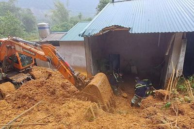 Sạt lở đất nghiêm trọng ở Phú Thọ, 3 người tử vong