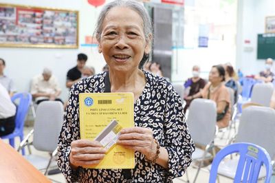 Tăng tuổi nghỉ hưu từ năm 2027, cách tính lương hưu có thay đổi?