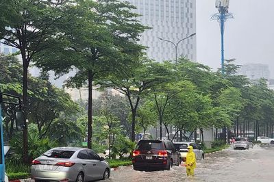 Hà Nội ngập nhiều tuyến phố: Họp rút kinh nghiệm, rà soát ngay