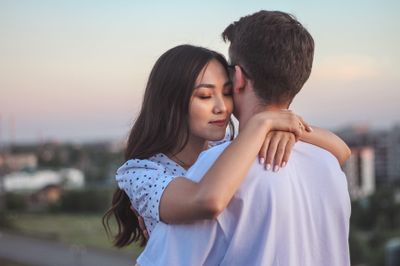 Dấu hiệu bạn bị người yêu thao túng tâm lý