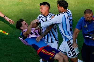 FIFA phũ phàng với Gavi và tuyển Tây Ban Nha