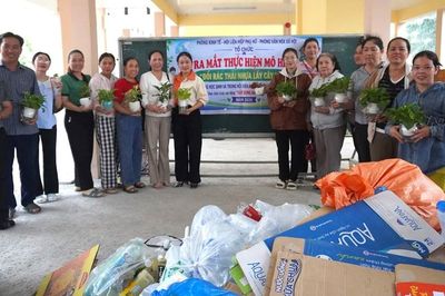An Giang: Phú An ra mắt mô hình đổi rác thải nhựa lấy cây xanh