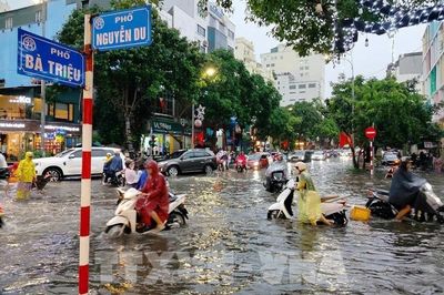 Cảnh giác 7 nhóm bệnh truyền nhiễm nguy hiểm bùng phát sau mưa ngập