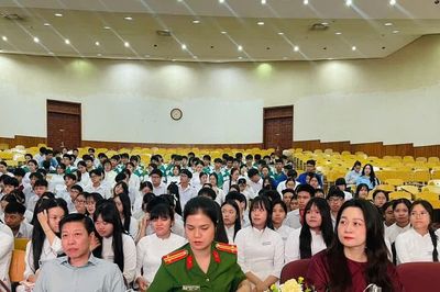 Phối hợp nhiều lực lượng chủ động bảo đảm an toàn trường học