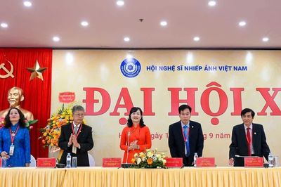 Bà Trần Thị Thu Đông tái đắc cử Chủ tịch Hội Nghệ sĩ Nhiếp ảnh Việt Nam