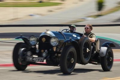 Trải nghiệm lái xe Bentley cổ 100 tuổi