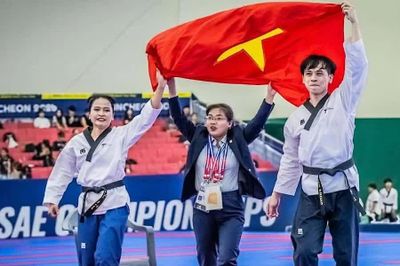 Thiên Phụng, Lệ Kim giành HCV nội dung quyền taekwondo thế giới