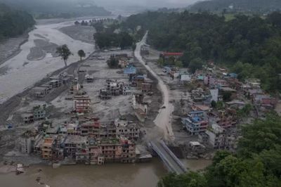 Chuyên gia giải mã yếu tố gây ra trận lũ quét thảm khốc ở biên giới Nepal - Trung Quốc