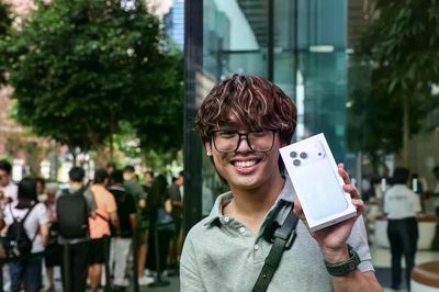 'Fan Táo' quốc tế xếp hàng chờ mua iPhone 18, Singapore có người mua 33 chiếc