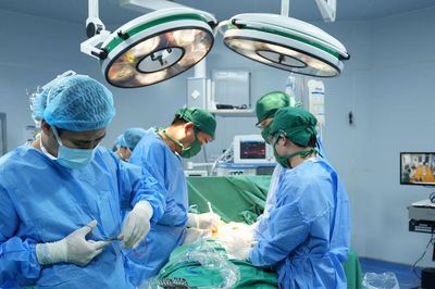 Ghép thận từ người hiến chết não ngay trong đêm, món quà sinh nhật vô giá ở tuổi 35