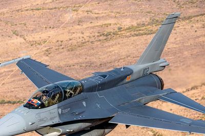 Tiêm kích F-16 Mỹ rơi khi huấn luyện
