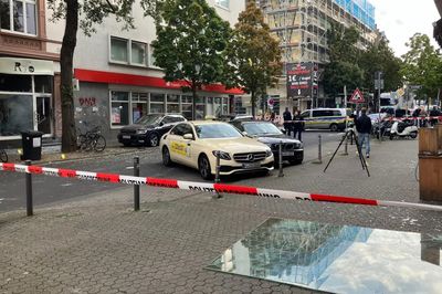 Một loạt vụ nổ bí ẩn làm rung chuyển thành phố Frankfurt