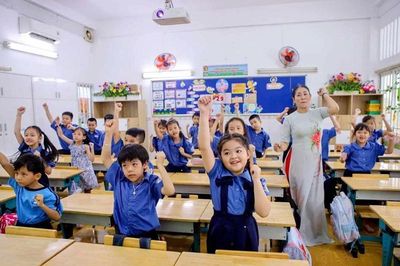 TP Hồ Chí Minh ban hành mức trần 22 khoản thu dịch vụ trường công năm học 2026 - 2027