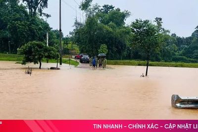 Mưa lớn dịch chuyển vào Trung Bộ, có nơi trên 100mm