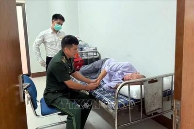 Cấp cứu kịp thời hành khách người Trung Quốc qua cơn nguy kịch