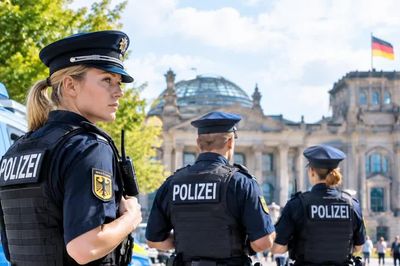 Nhiều vụ nổ rung chuyển thành phố Frankfurt