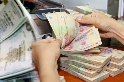 Áp lực huy động vốn gia tăng, ngân hàng mở rộng các kênh dẫn vốn