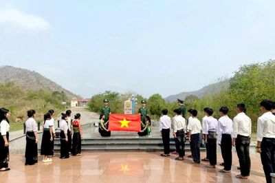 Thắp sáng mùa trăng nơi biên cương Mường Lát