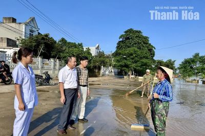 Kiểm tra công tác đáp ứng phòng, chống dịch bệnh sau mưa lũ tại xã Hà Trung