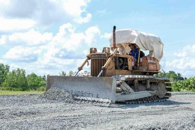 Tháo điểm nghẽn thiếu cát đá xây dựng, đẩy nhanh tiến độ các dự án giao thông ở miền Tây